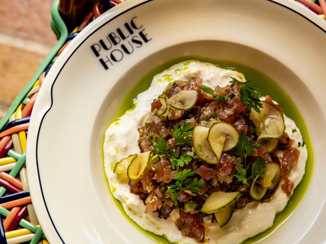Public House 