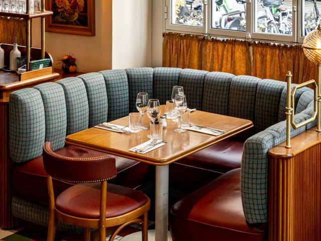PUBLIC HOUSE Lieu